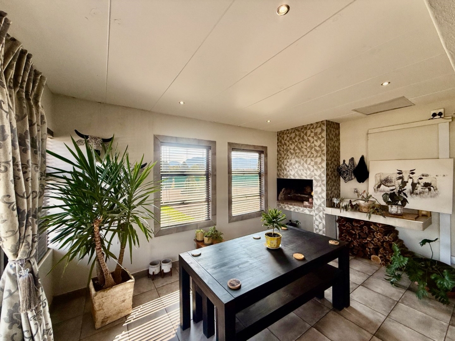 To Let 3 Bedroom Property for Rent in Melodie North West